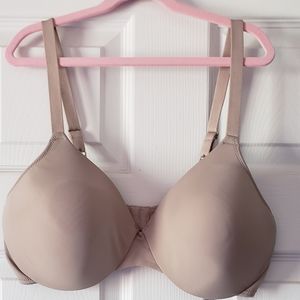 Nude Hanes Bra (40D)